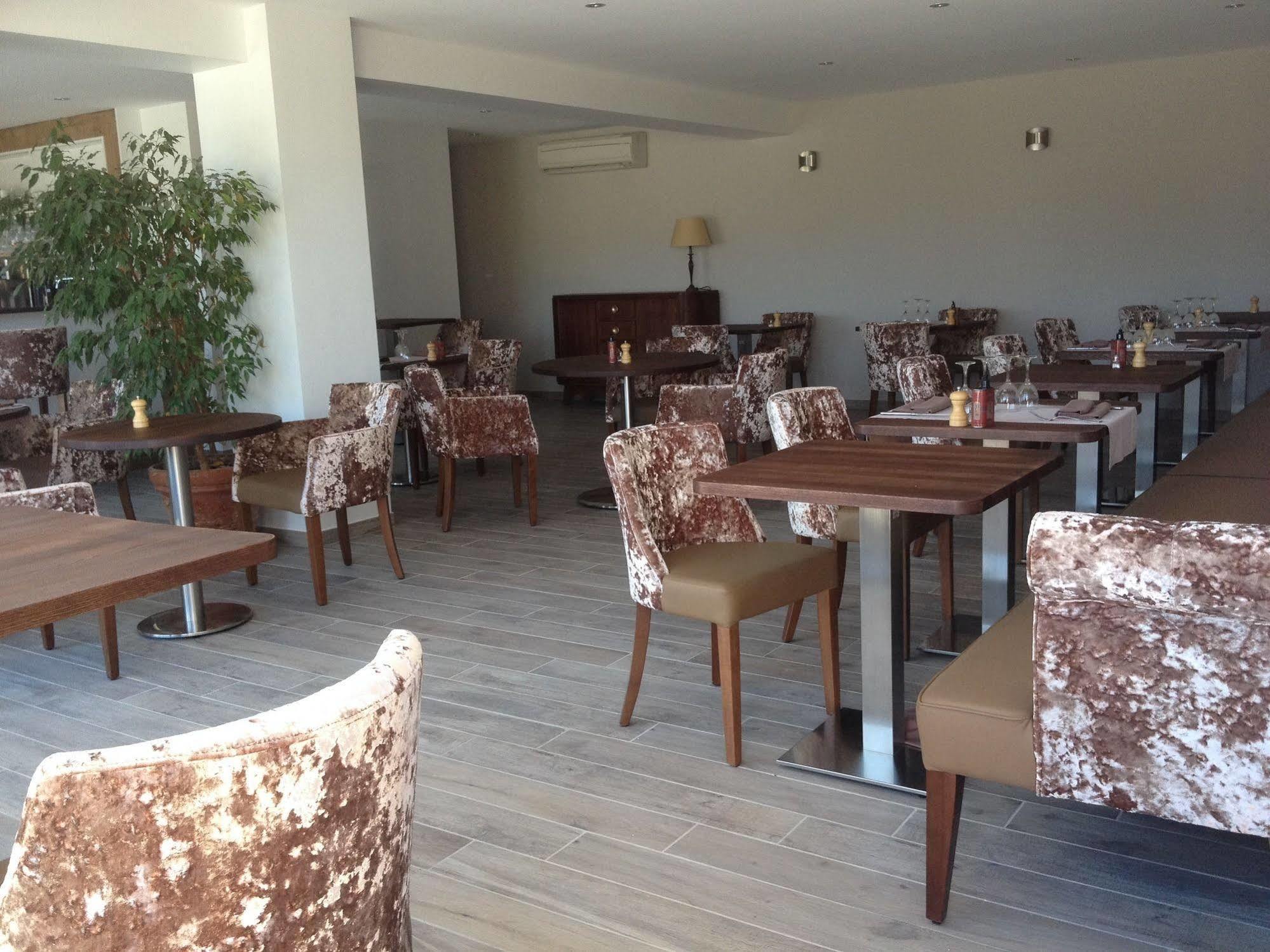 Val Baussenc, The Originals Relais Otel Maussane les Alpilles Dış mekan fotoğraf
