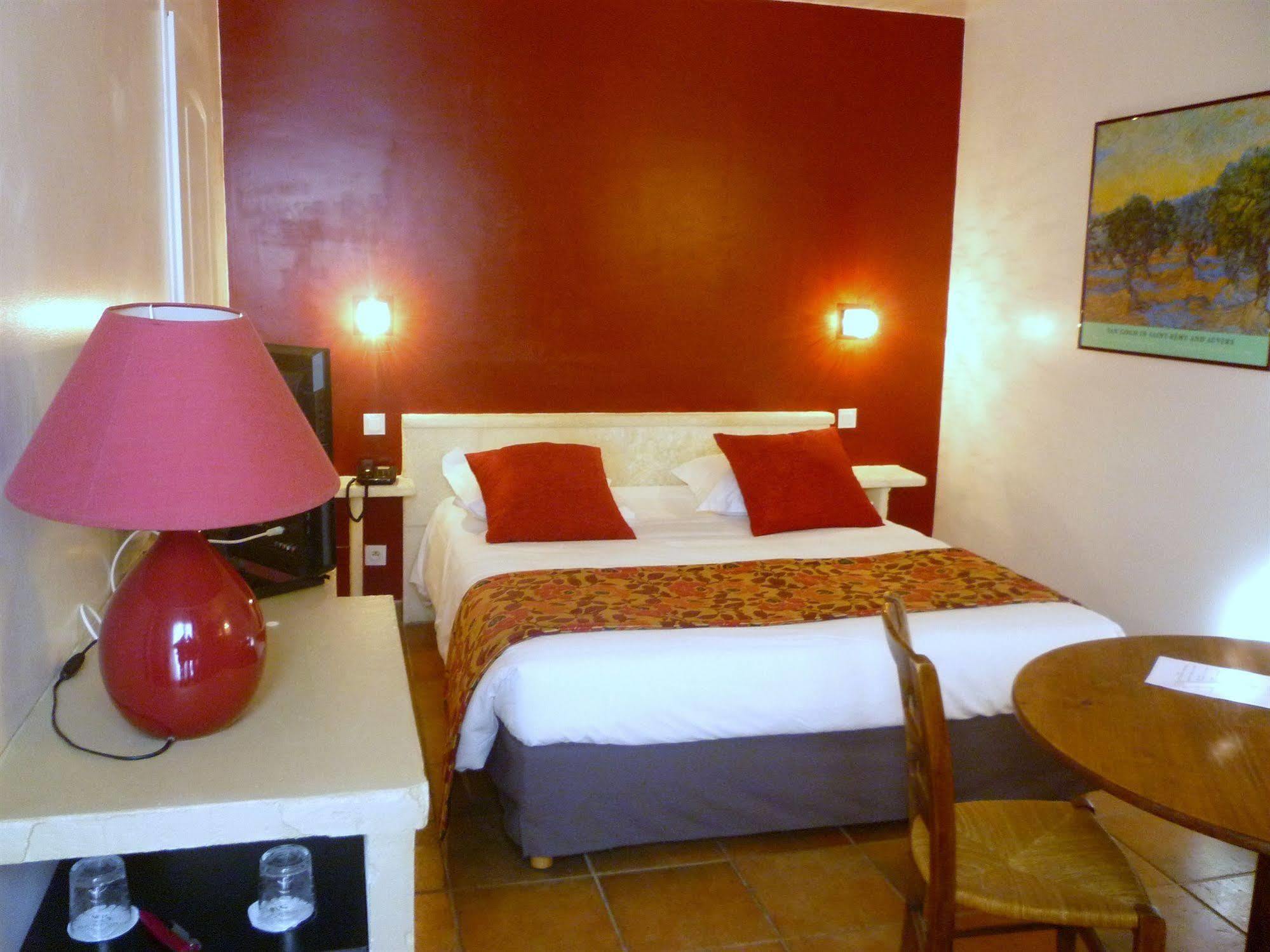 Val Baussenc, The Originals Relais Otel Maussane les Alpilles Dış mekan fotoğraf